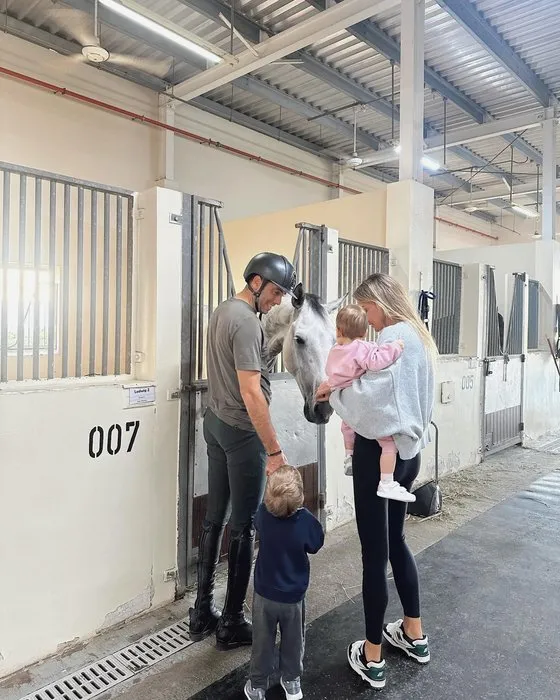 Hülya Koçyiğit’in güzeller güzeli torunu Aslışah Alkoçlar mest etti! Karın kaslarıyla herkesi kıskandırdı..