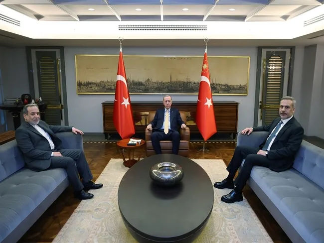 SON DAKİKA... Başkan Recep Tayyip Erdoğan İran Dışişleri Bakanı Abbas Arakçi’yi kabul etti