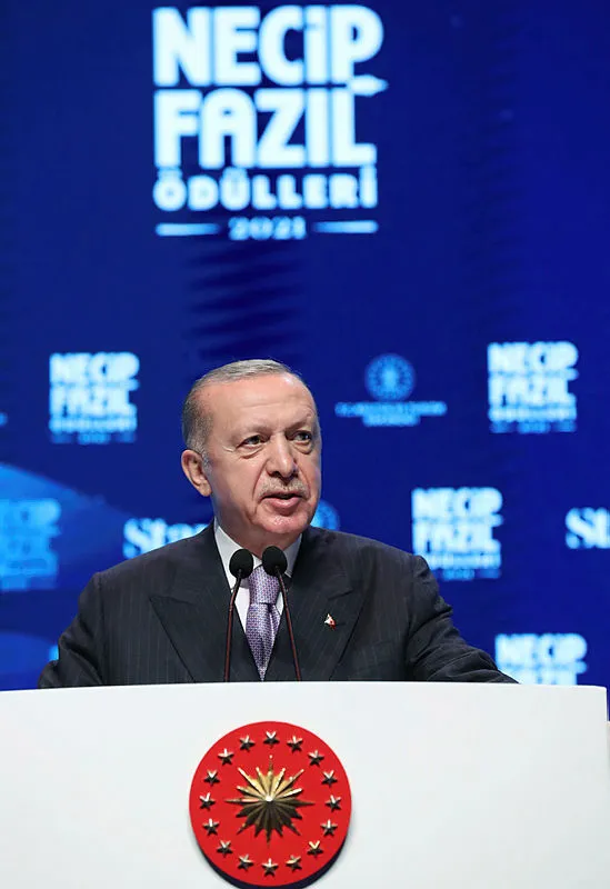 son-dakika-baskan-erdogan-necip-fazil-odulleri-torenine-katildi-bu-oduller-zorbalara-acilmis-bir-bayraktir-1640545722607.jpg