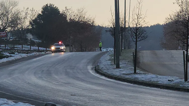 Düzce’de korkutan kaza: Devrilen işçi servisinde 7 kişi yaralandı!