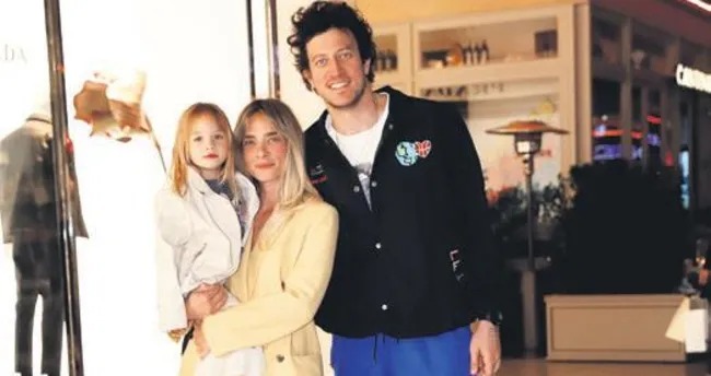 Vina’nın uykusu geldi AVM keyfi kısa sürdü Vina’nın uykusu geldi AVM keyfi kısa sürdü