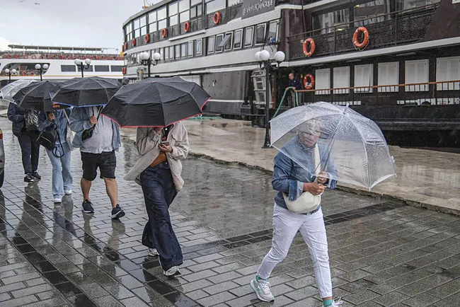 son-dakika-meteoroloji-istanbul-dahil-6-il-icin-alarma-gecti-kar-kapiya-dayandi-o-saatlere-dikkat-1760164832820.jpeg SON DAKİKA… Meteoroloji İstanbul dahil 6 il için alarma geçti! Kar kapıya dayandı: O saatlere dikkat!
