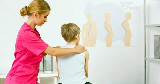 Uzmanlardan Skolyoz uyarısı: Her 100 çocuktan 3'ünde var