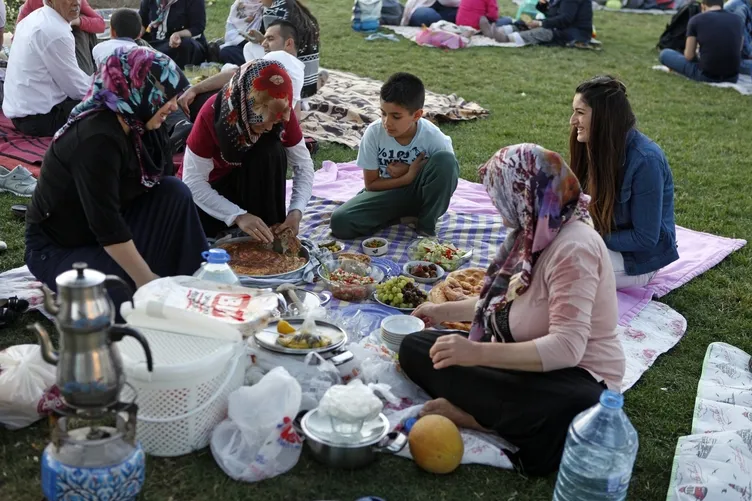 En kısa oruç tutacak olan il belli oldu! Diyanet il il imsakiyeyi yayımladı