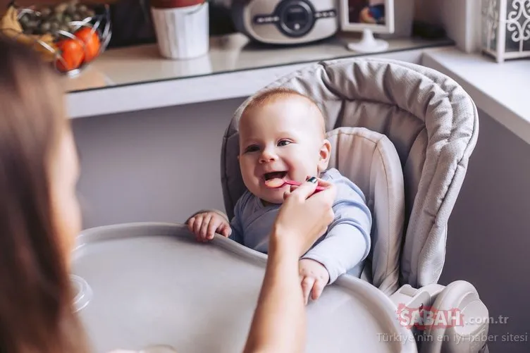 Emzirirken boğazına süt kaçan bebeğe ne yapılmalı?