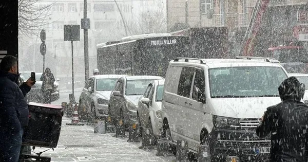 istanbul-havalimaninda-kar-yagisi-etkili-oldu-1767276437569.jpg