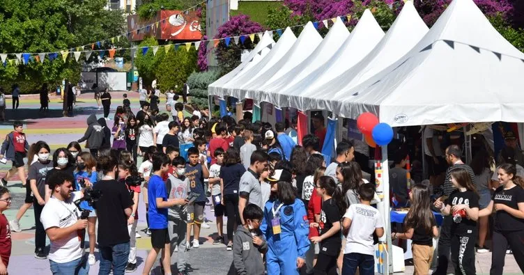 Adana’da öğrencilere kariyer fuarı