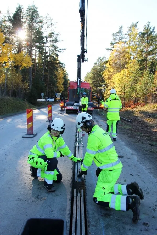 Dünyanın ilk elektrikli yolu açıldı