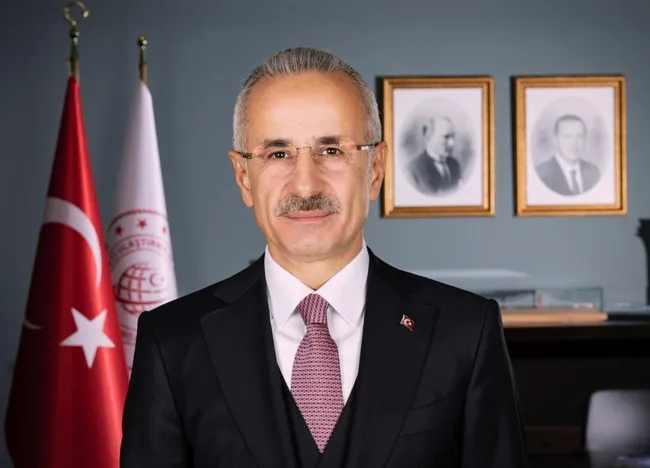 bakan-uraloglu-tbmmye-sunduklari-yeni-kanun-taslagini-acikladi-1716282654115.jpg