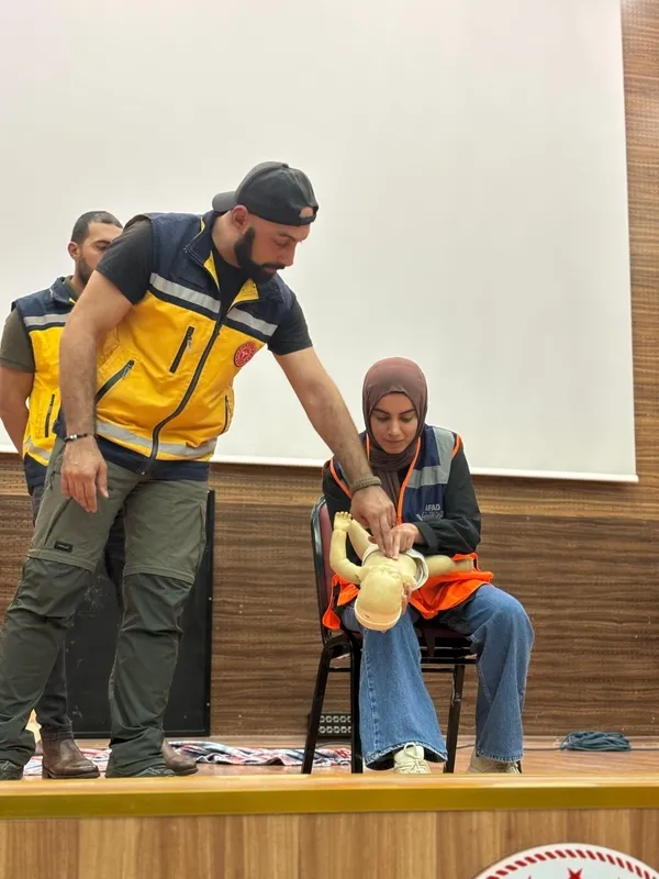 130-gonulluye-ilk-yardim-farkindalik-egitim-verildi-1699448380540.jpg