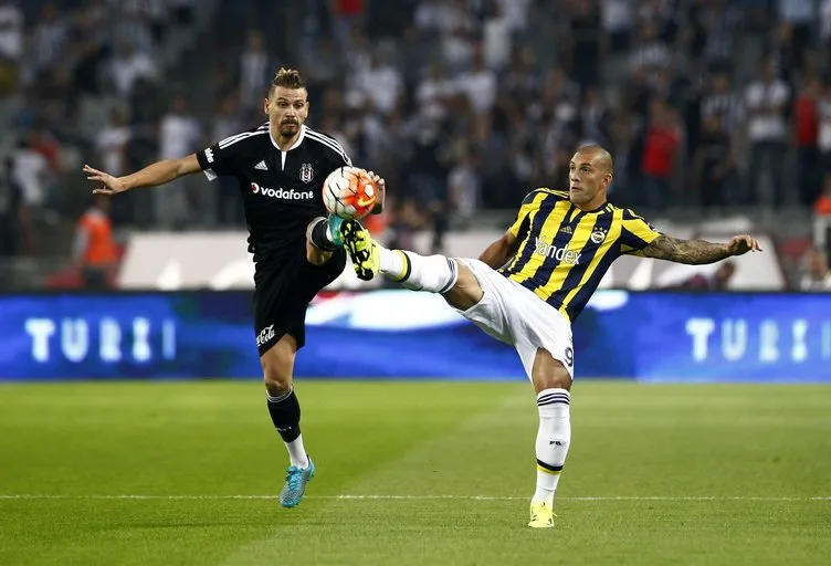 Beşiktaş-Fenerbahçe derbisinden kareler
