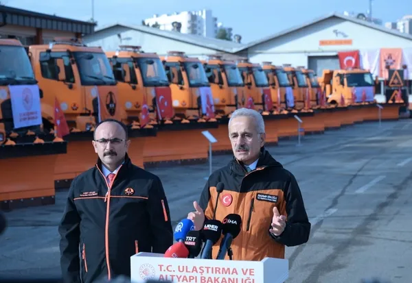 bakan-uraloglu-acikladi-karla-mucadeleye-22-milyar-liralik-arac-destegi-1764235226606.jpeg