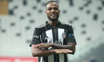 Cyle Larin parada yüksekten uçtu