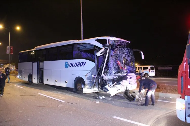 Samsun’da otobüs kamyona arkadan çarptı