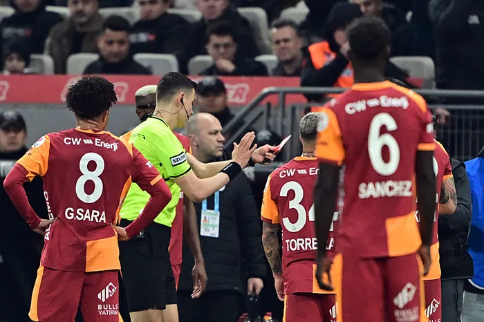 var-kayitlari-yayinlandi-besiktas-galatasaray-derbisindeki-hakem-konusmalari-ortaya-cikti-1773162327927.jpeg