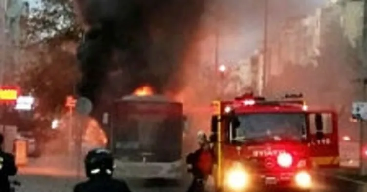 Çanakkale’de halk otobüsü alev alev yandı