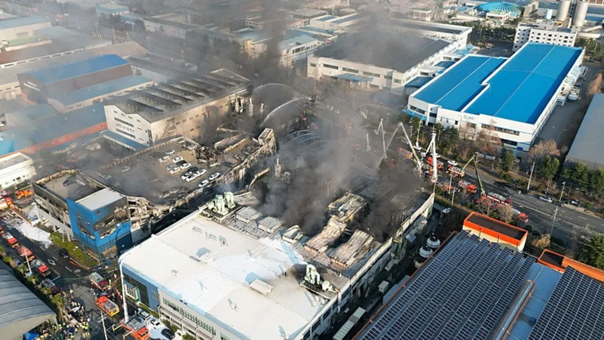 Güney Kore’de fabrikada yangın: 10 ölü, 59 yaralı Güney Kore’de fabrikada yangın: 10 ölü, 59 yaralı