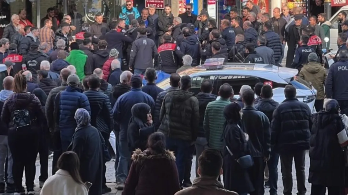 Trabzon’da iki grup arasında bıçaklı kavga: 1’i çocuk 16 kişi gözaltında Trabzon’da iki grup arasında bıçaklı kavga: 1’i çocuk 16 kişi gözaltında