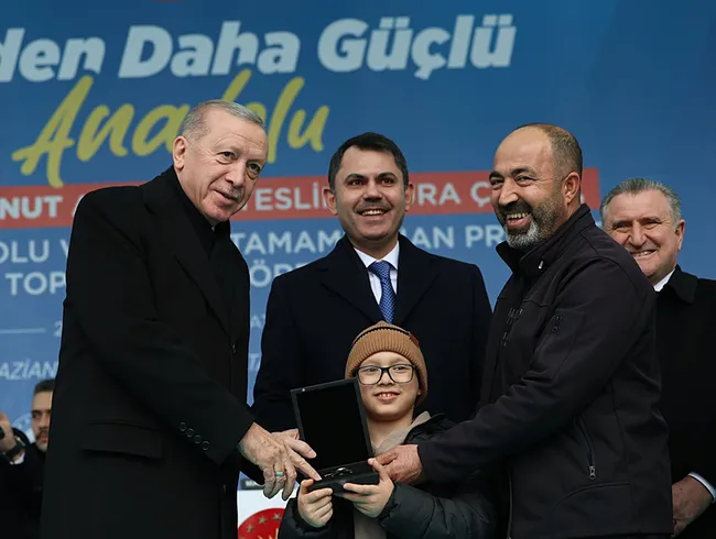 son-dakika-baskan-erdogan-sehirlerimizi-eskisinden-daha-guzel-hale-getirecegiz-1737722932329.jpeg Son dakika: Başkan Erdoğan: Şehirlerimizi eskisinden daha güzel hale getireceğiz