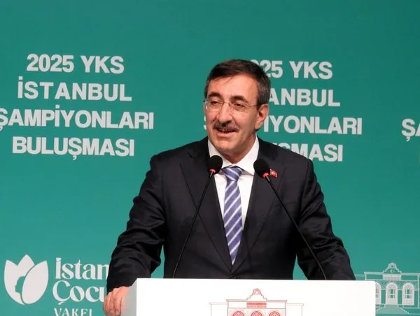 2025-yks-istanbul-sampiyonlari-bulusmasinda-basarili-ogrenciler-biraraya-geldi-1754064818446.jpg