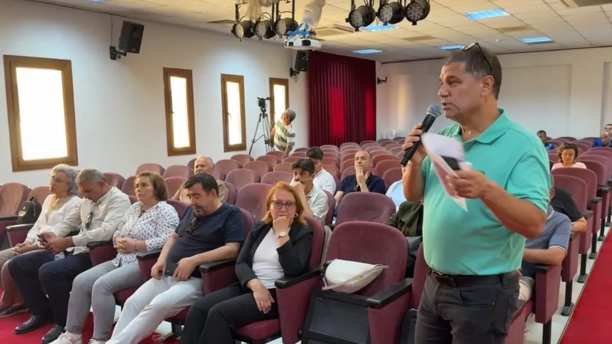Dikili Belediye Meclisi binası
