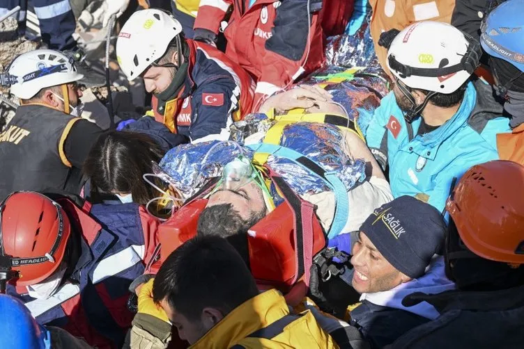 SON DAKİKA: Kahramanmaraş’ta 202. saatte mucize! Deprem enkazından 4 can çıkarıldı!