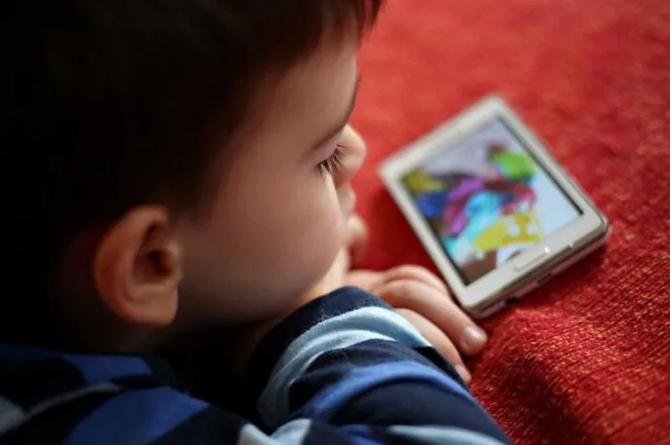 SON DAKİKA… 13 yaş altına sosyal medya düzenlemesi: İşte mercek altına alınan ülkeler ve uygulamaları!