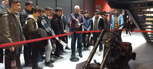 firatin-cocuklari-istanbulu-gezdi-1671629595660.jpg