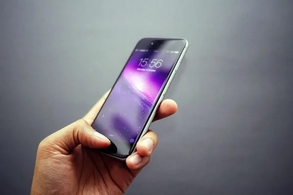 Siri hakkında Apple'a ateş püskürdü
