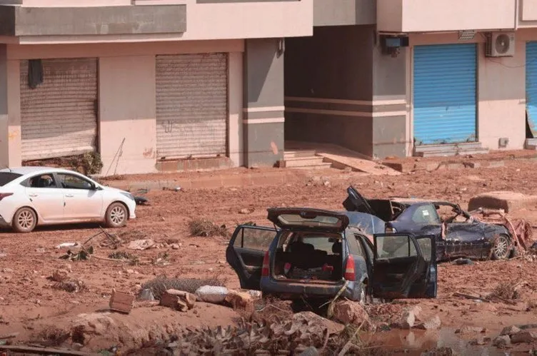 Libya’daki felaketin en korkunç görüntüleri! Sel böyle geldi: Cesetler Akdeniz'e sürükleniyor!