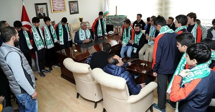 Futbolcular, Başkan Barakazi’yle bir araya geldi