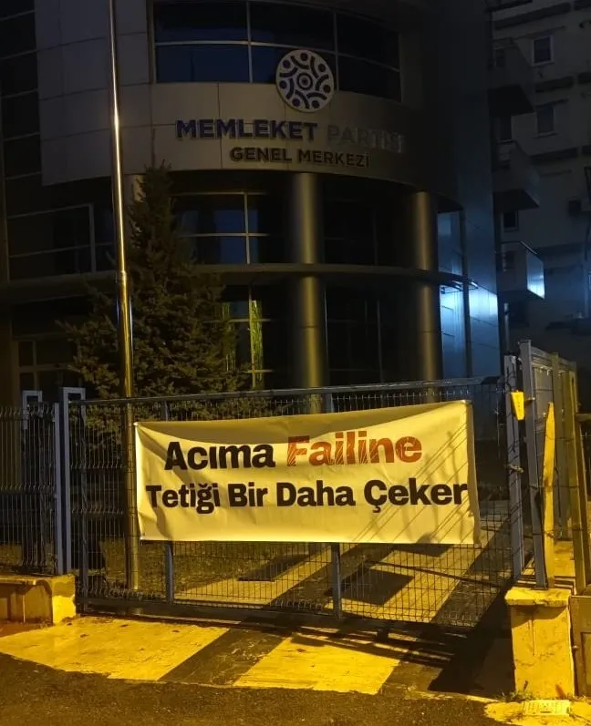 ekrem-imamoglu-ve-muharrem-ince-gorusmustu-genel-merkezde-dikkat-ceken-pankart-acima-failine-1702384530432.jpg Ekrem İmamoğlu ve Muharrem İnce görüşmüştü! Genel merkezde dikkat çeken pankart: Acıma failine!
