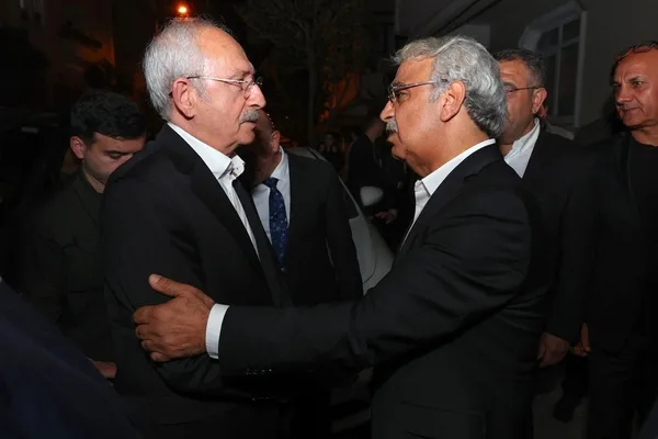 hdpden-skandal-secim-bildirgesi-pkkya-kalkan-olup-turkiyeyi-sucladilar-kilicdaroglu-ile-pazarligin-detaylari-o-1680173903268.jpg HDP'den skandal seçim bildirgesi! PKK'ya kalkan olup Türkiye'yi suçladılar! Kılıçdaroğlu ile pazarlığın detayları ortaya çıktı