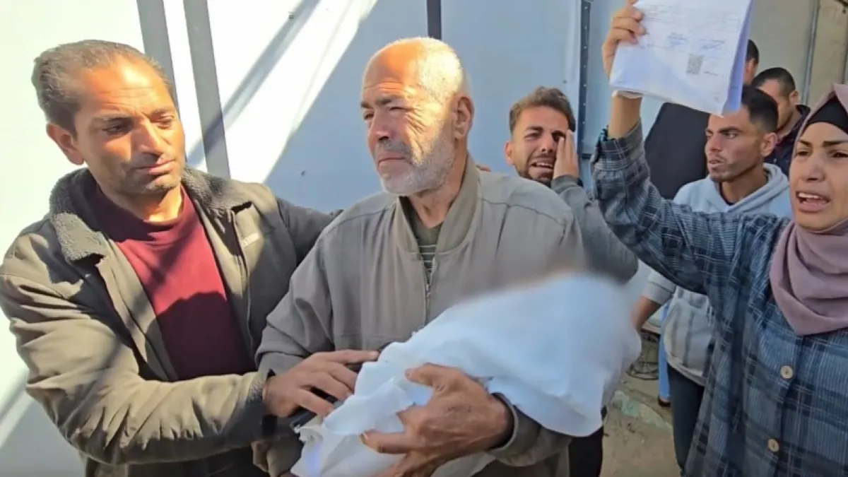 Katil İsrail’in Gazze’de çıkışına izin vermediği 2 yaşındaki Nidal hayatını kaybetti Katil İsrail’in Gazze’de çıkışına izin vermediği 2 yaşındaki Nidal hayatını kaybetti