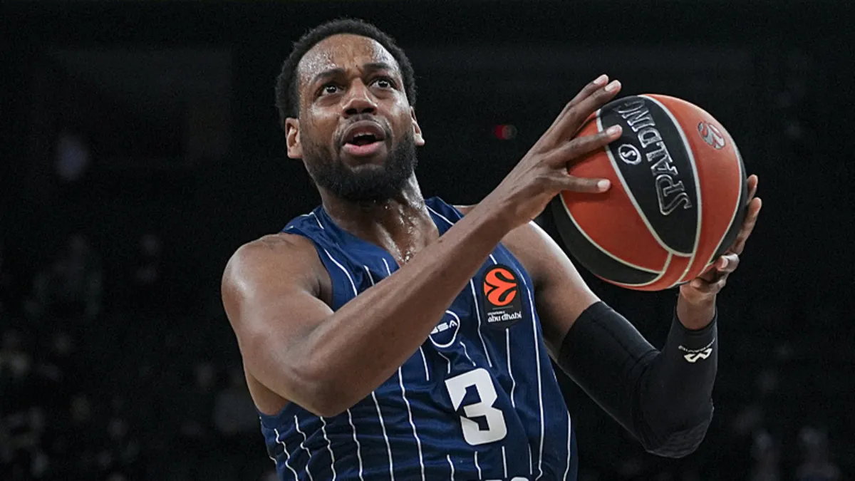 Anadolu Efes, Valencia Basket’i eli boş gönderdi Anadolu Efes, Valencia Basket’i eli boş gönderdi