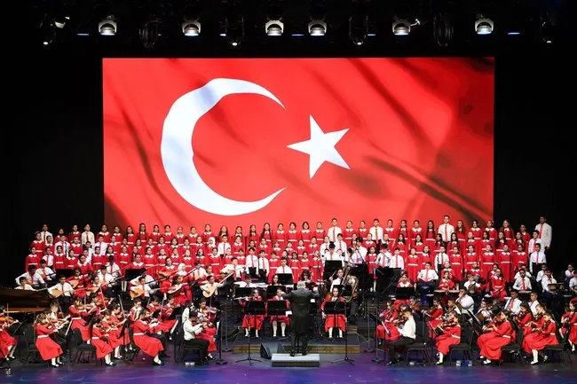 baskan-erdoganin-talimati-ile-kurulmustu-cumhurbaskanligi-cocuk-orkestrasi-ve-korosu-istanbullular-ile-bulusac-1750156221666.jpg