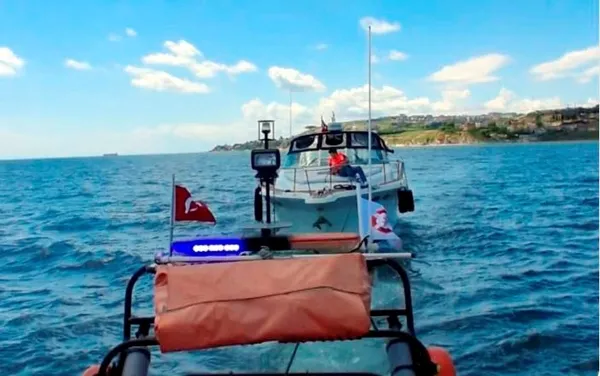 beylikduzu-onlerinde-makine-arizasi-nedeniyle-suruklenen-tekne-kurtarildi-1780077993584.jpg