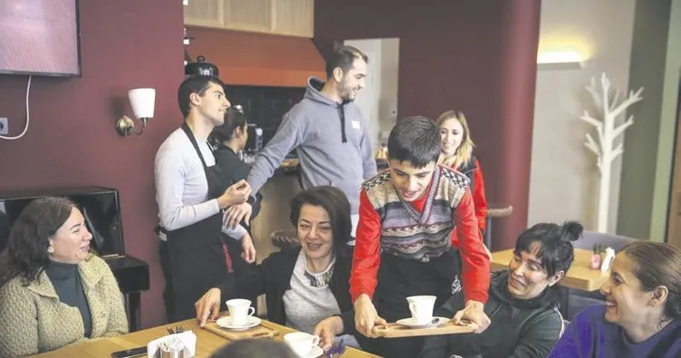 Otizmli gençlerden el emeği pastalar