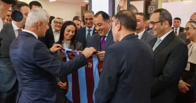 Mısır Başbakanı’na Trabzonspor forması hediye edildi