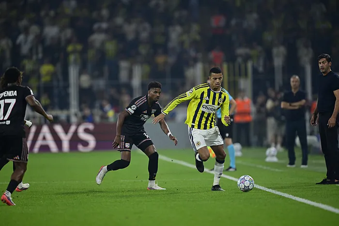 canli-uefa-sampiyonlar-liginde-fenerbahce-olimpik-lyon-maci-ilk-yari-oynaniyor-1787081139667.jpeg