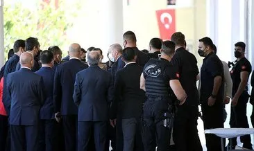 Cumhurbaşkanı Erdoğan, cuma namazını Mersin’de Halkkent Emir Sultan Camisi’nde kıldı