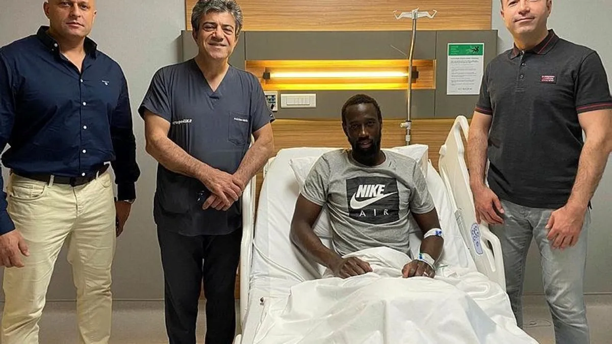 Sivasspor'da Samba Camara ameliyat edildi