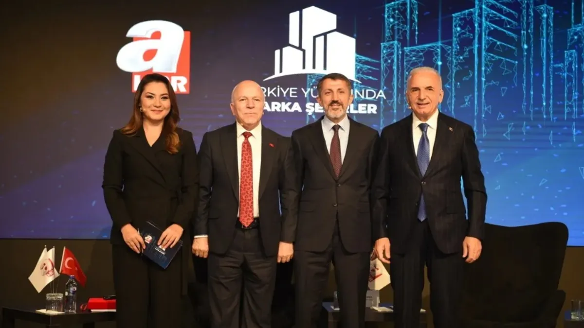 Yerel yönetimler Turkuvaz Medya'da buluştu! Türkiye Yüzyılında Marka Şehirler Zirvesi'nde geleceğin vizyonu çizildi haber görseli