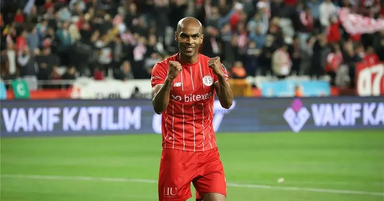 FT Antalyaspor’da defans Naldo’ya emanet!