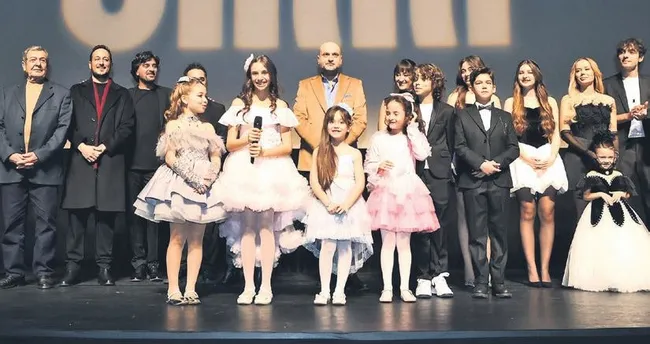 ‘Efes’in Sırrı’na karnaval havasında gala!