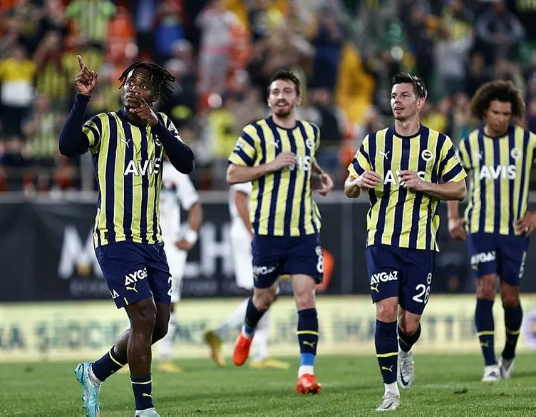 Son dakika Fenerbahçe haberleri: Fenerbahçe’de iç transfer operasyonu! 5 yıldız oyuncu birden...