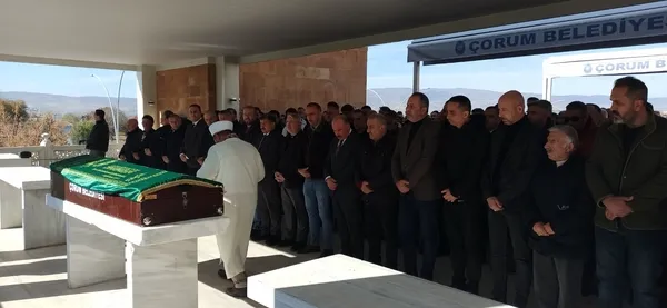 corumdaki-patlamada-hayatini-kaybeden-kisinin-cenazesi-topraga-verildi-1730718282634.jpg