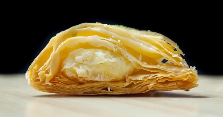 Milföy böreği nasıl yapılır? Lor peynirli ve biberli milföy tarifi
