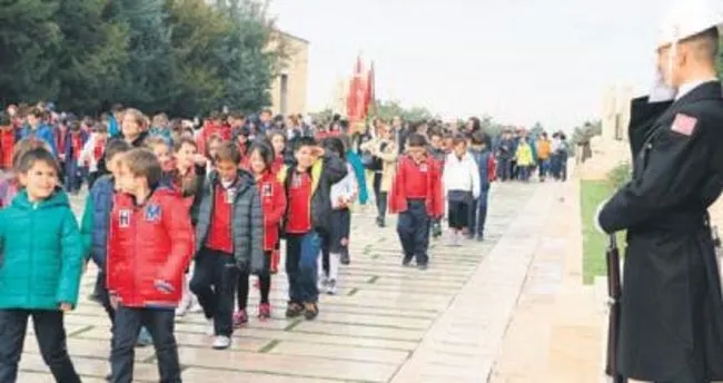 4 bin öğrenci ve öğretmen Anıtkabir’i ziyaret etti