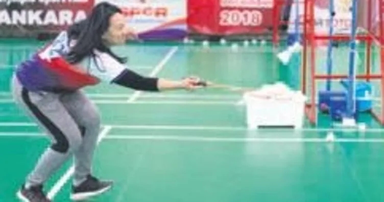 Büyükelçiliklerin badminton mücadelesı nefes kestı
